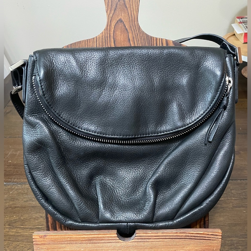 EUC Margot Adelle Black Leather Crossbody